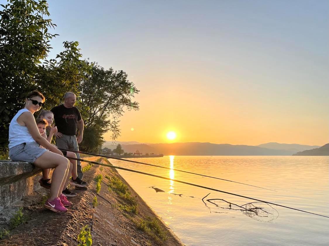 Apartman Velojic Donji Milanovac Buitenkant foto